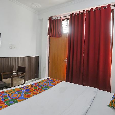 Hotel Fabexpress Samira Residency, Near Botanical Garden Noida Esterno foto
