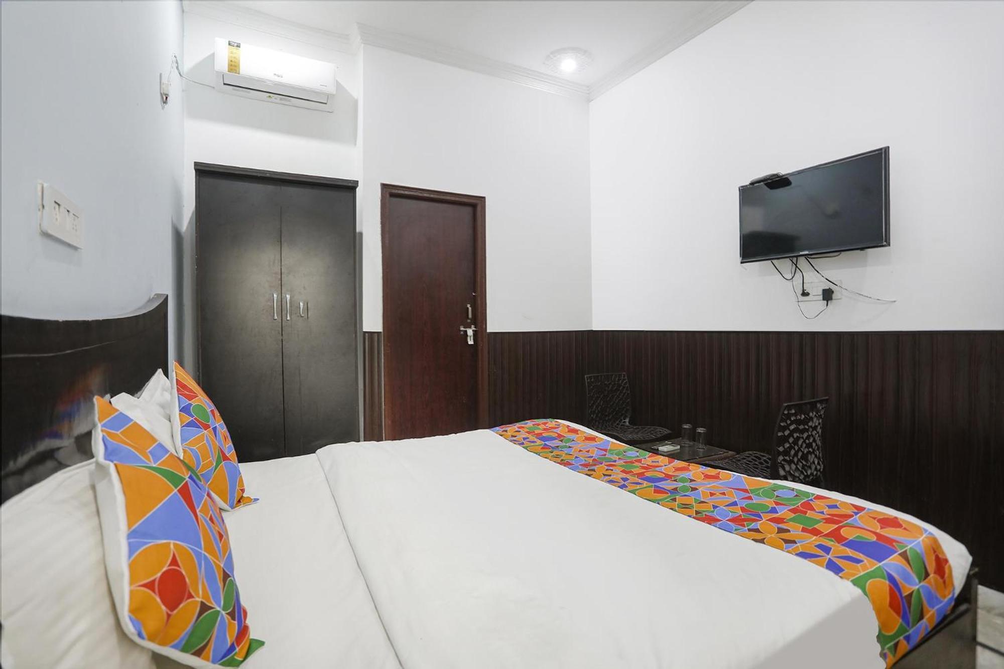 Hotel Fabexpress Samira Residency, Near Botanical Garden Noida Esterno foto