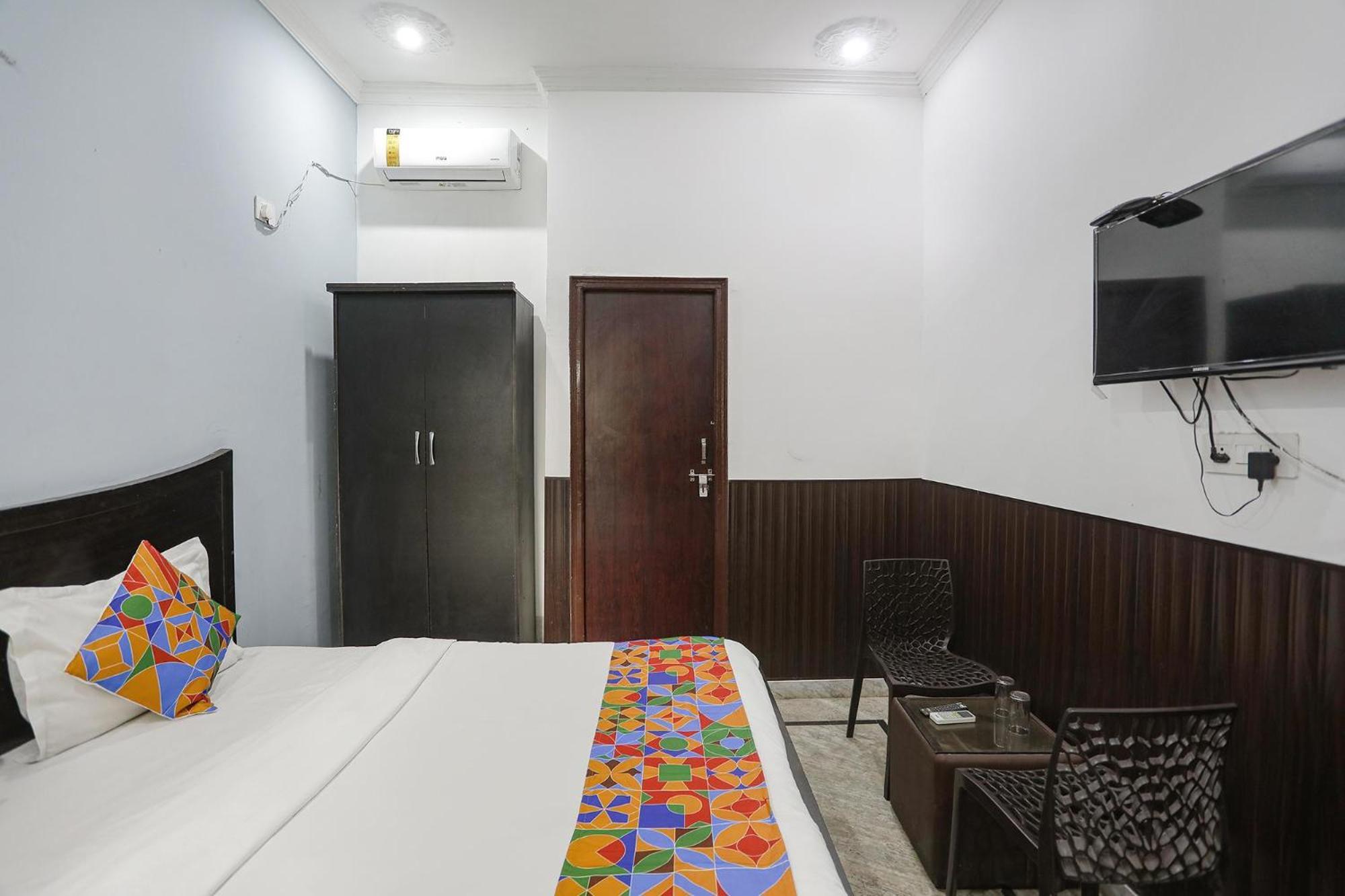 Hotel Fabexpress Samira Residency, Near Botanical Garden Noida Esterno foto